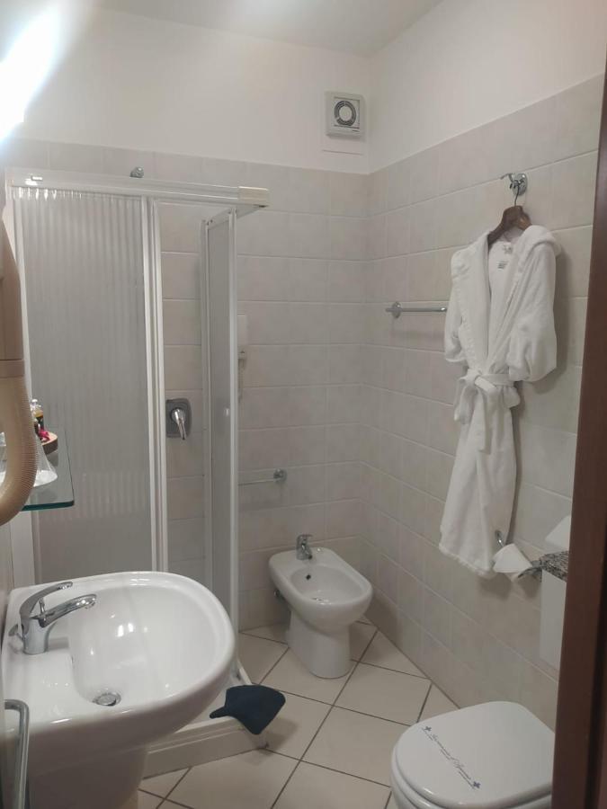 Hotel Baiardo Romagnano Sesia Exteriör bild