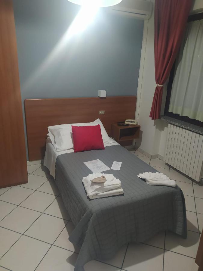 Hotel Baiardo Romagnano Sesia Exteriör bild