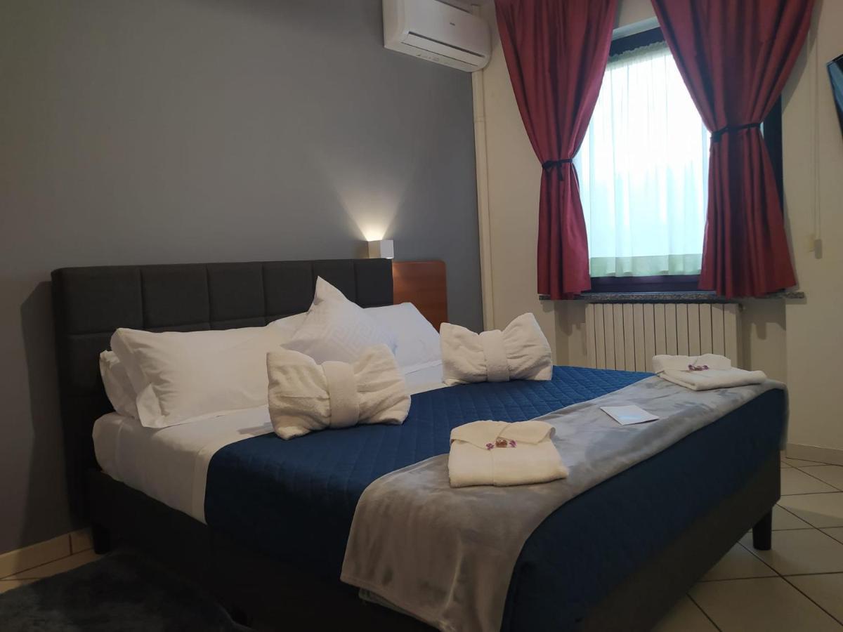 Hotel Baiardo Romagnano Sesia Exteriör bild