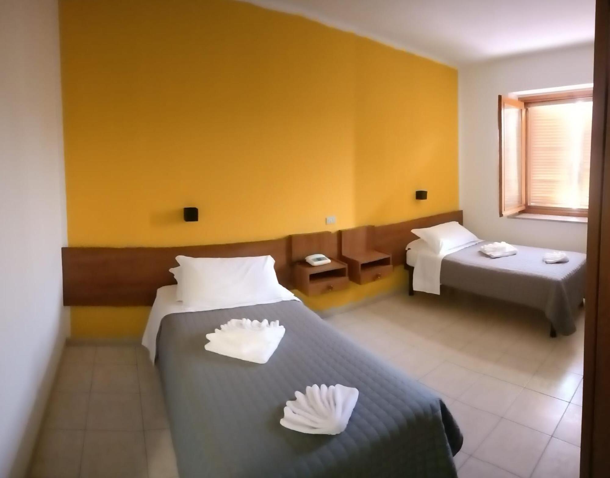 Hotel Baiardo Romagnano Sesia Exteriör bild