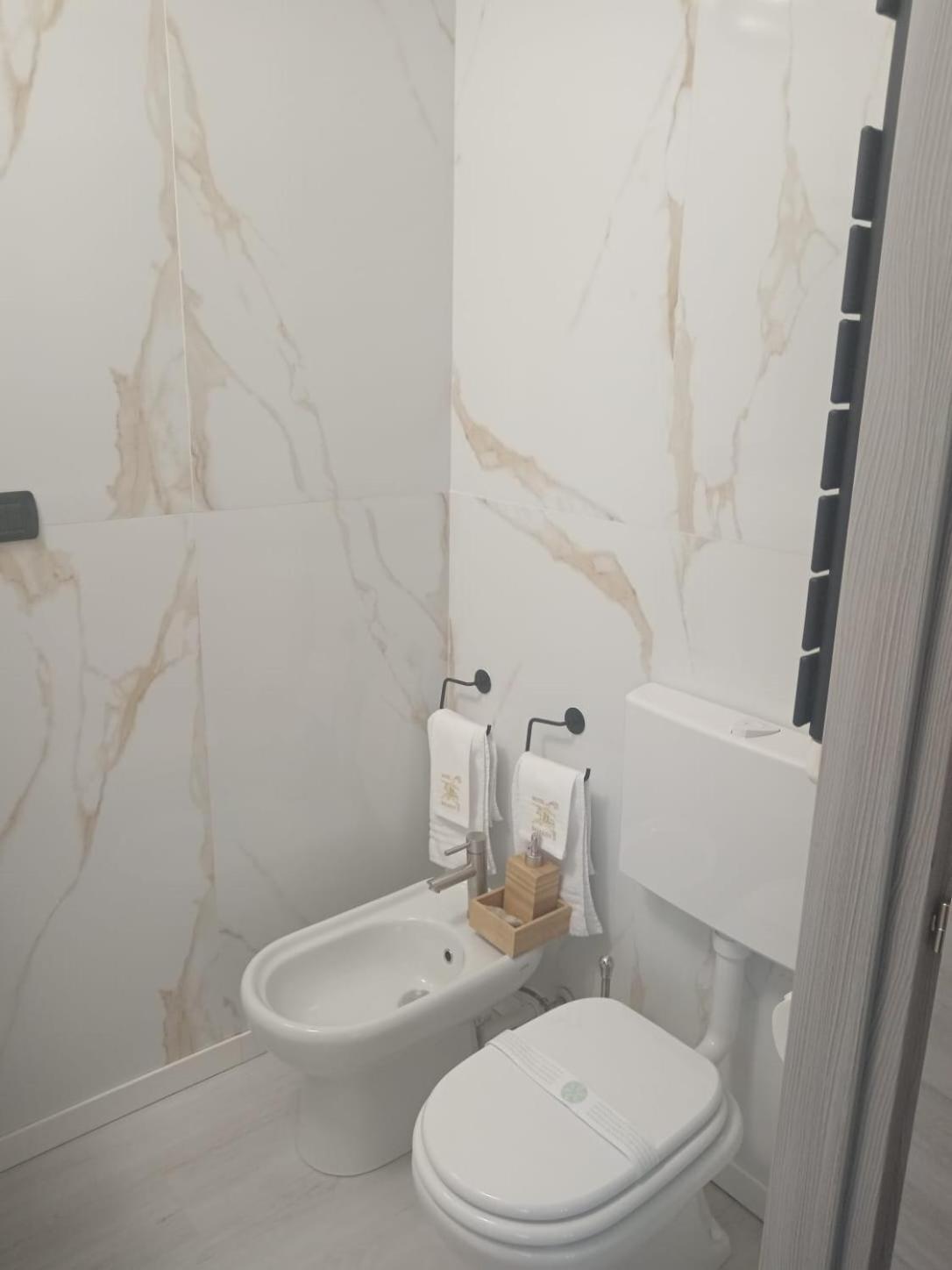 Hotel Baiardo Romagnano Sesia Exteriör bild