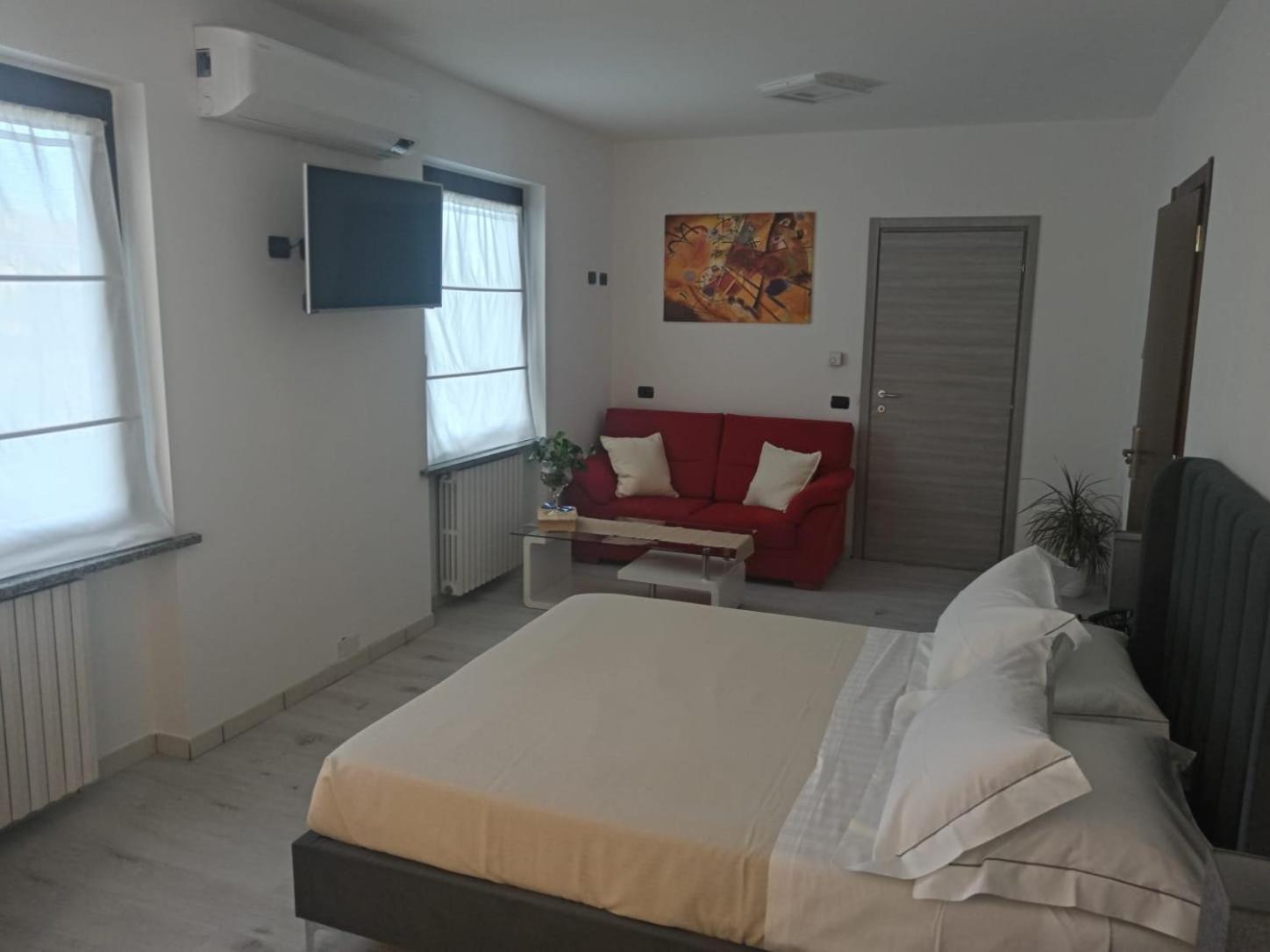 Hotel Baiardo Romagnano Sesia Exteriör bild