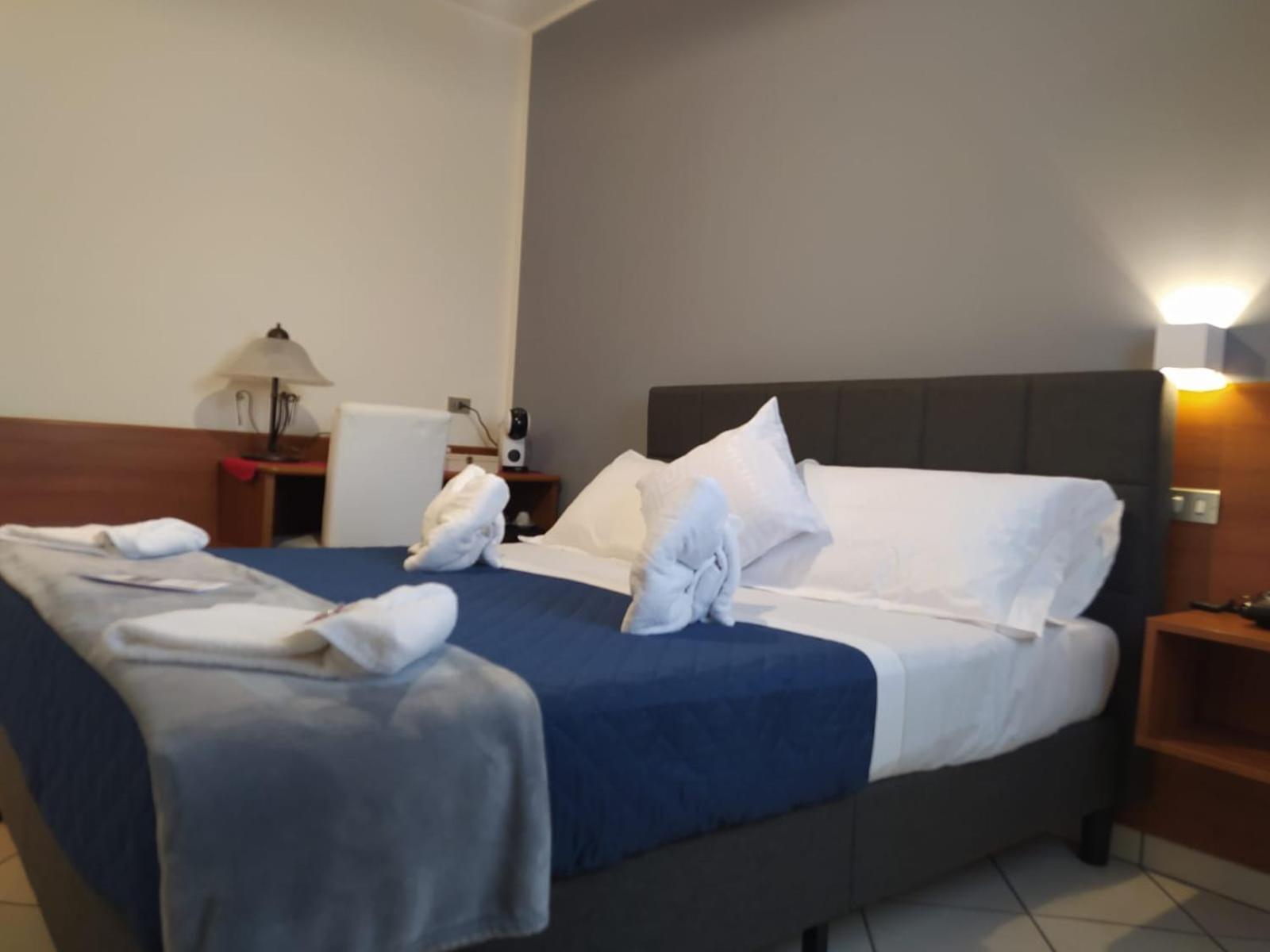 Hotel Baiardo Romagnano Sesia Exteriör bild
