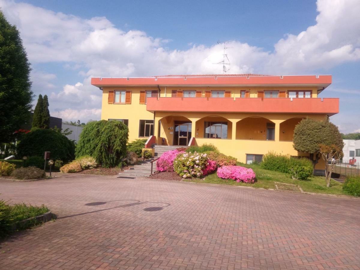 Hotel Baiardo Romagnano Sesia Exteriör bild