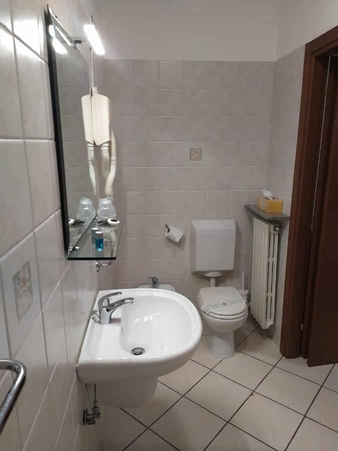 Hotel Baiardo Romagnano Sesia Exteriör bild